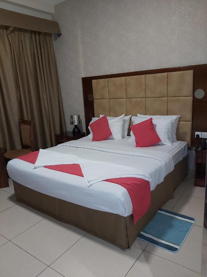 Bliss Hotel Дубай Екстериор снимка