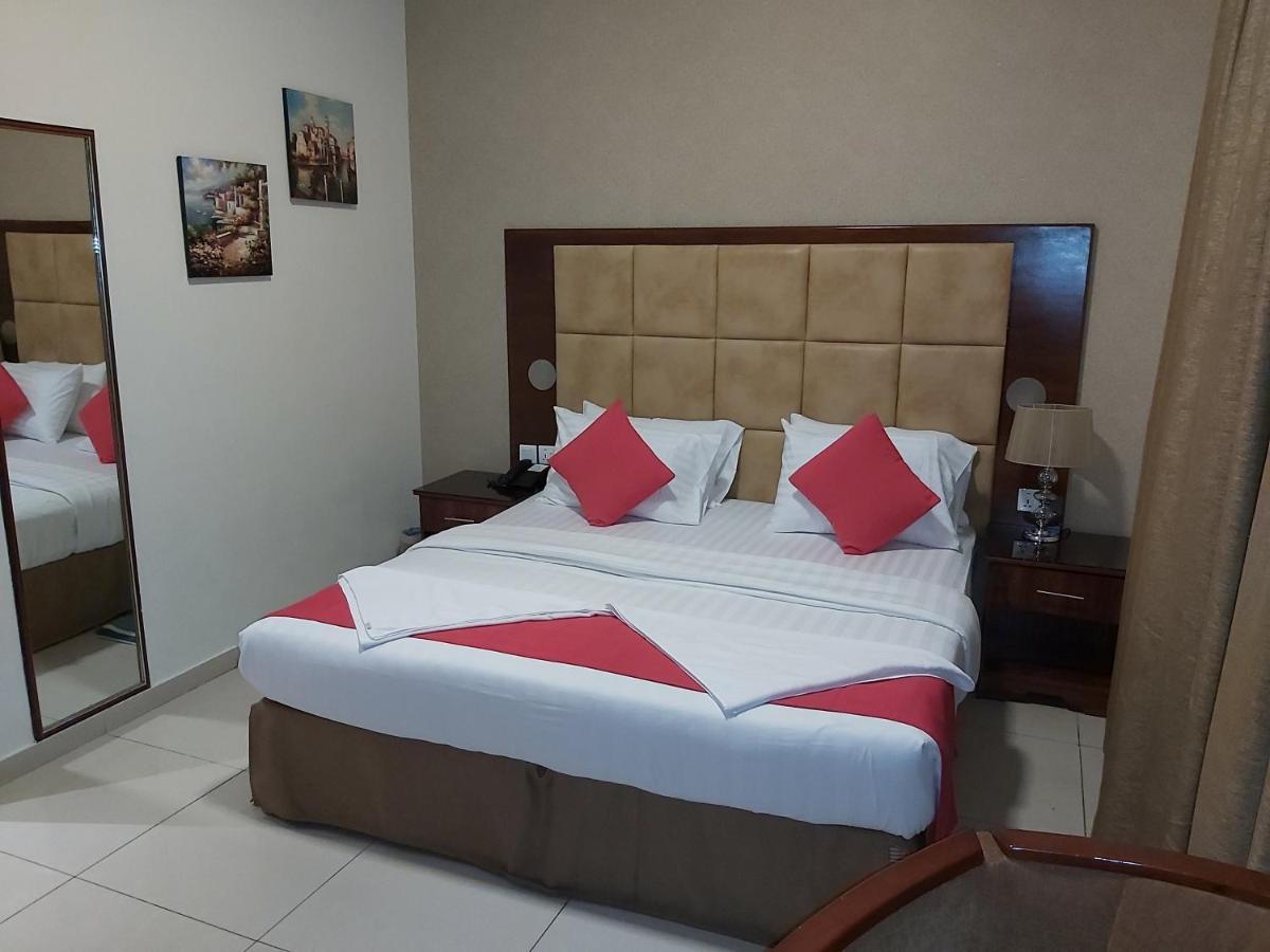 Bliss Hotel Дубай Екстериор снимка