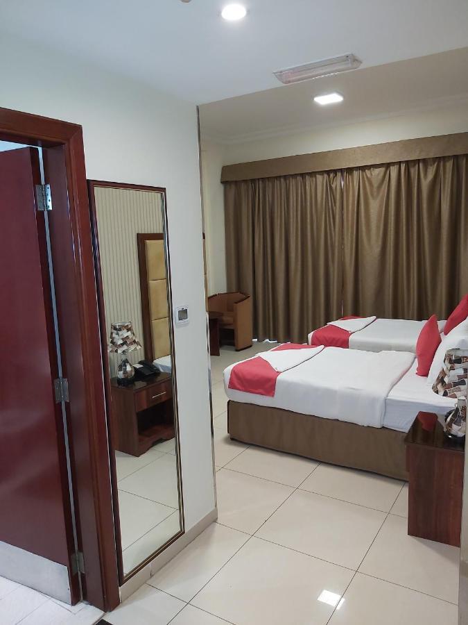 Bliss Hotel Дубай Екстериор снимка