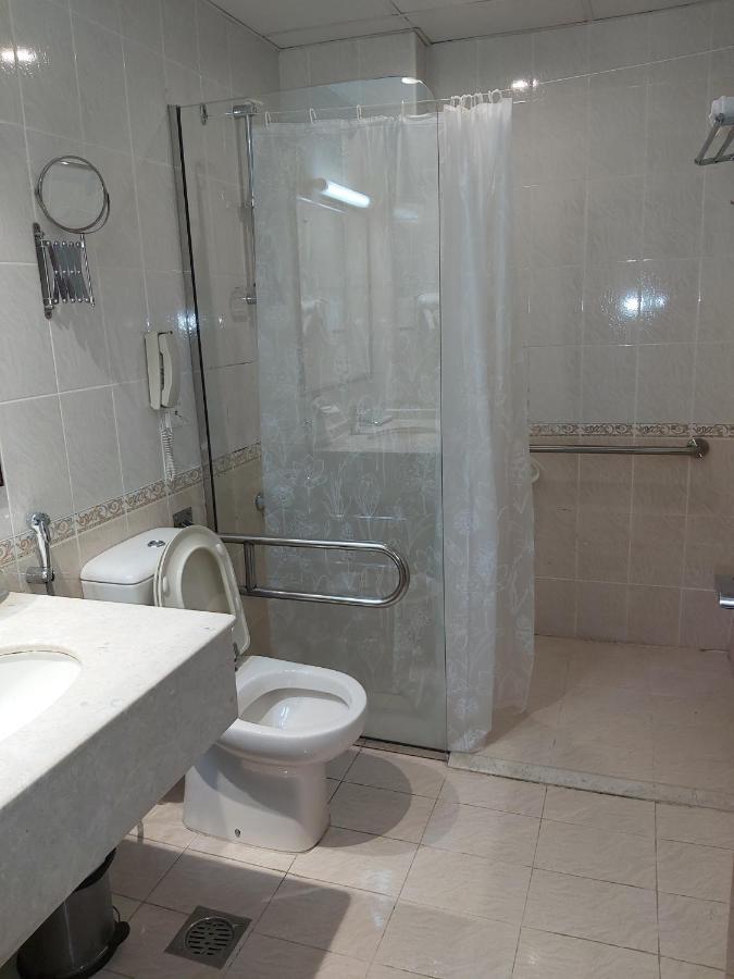 Bliss Hotel Дубай Екстериор снимка